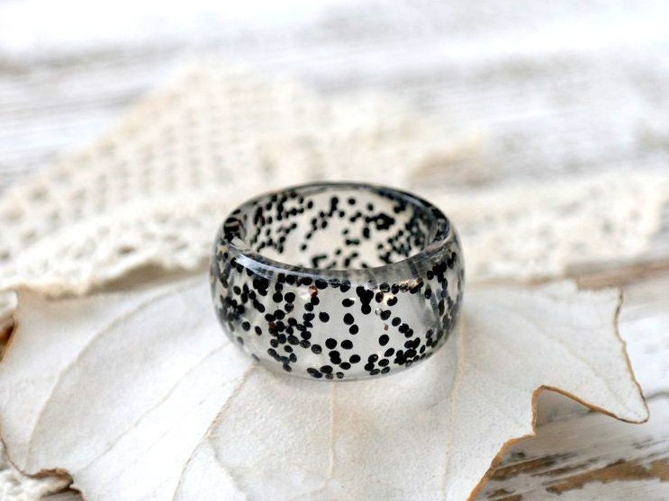 Eco-Harz-Ring Harz Ring Blume Schmuck Dunkel Getrocknet Samen Natur Inspirierte Engagement Plant Große Männer Band Ring Eco-Harz-Ring Harz Ring Blume Schmuck Dunkel Getrocknet Samen Natur Inspirierte Engagement Plant Große Männer Band Ring von LovelinessNature