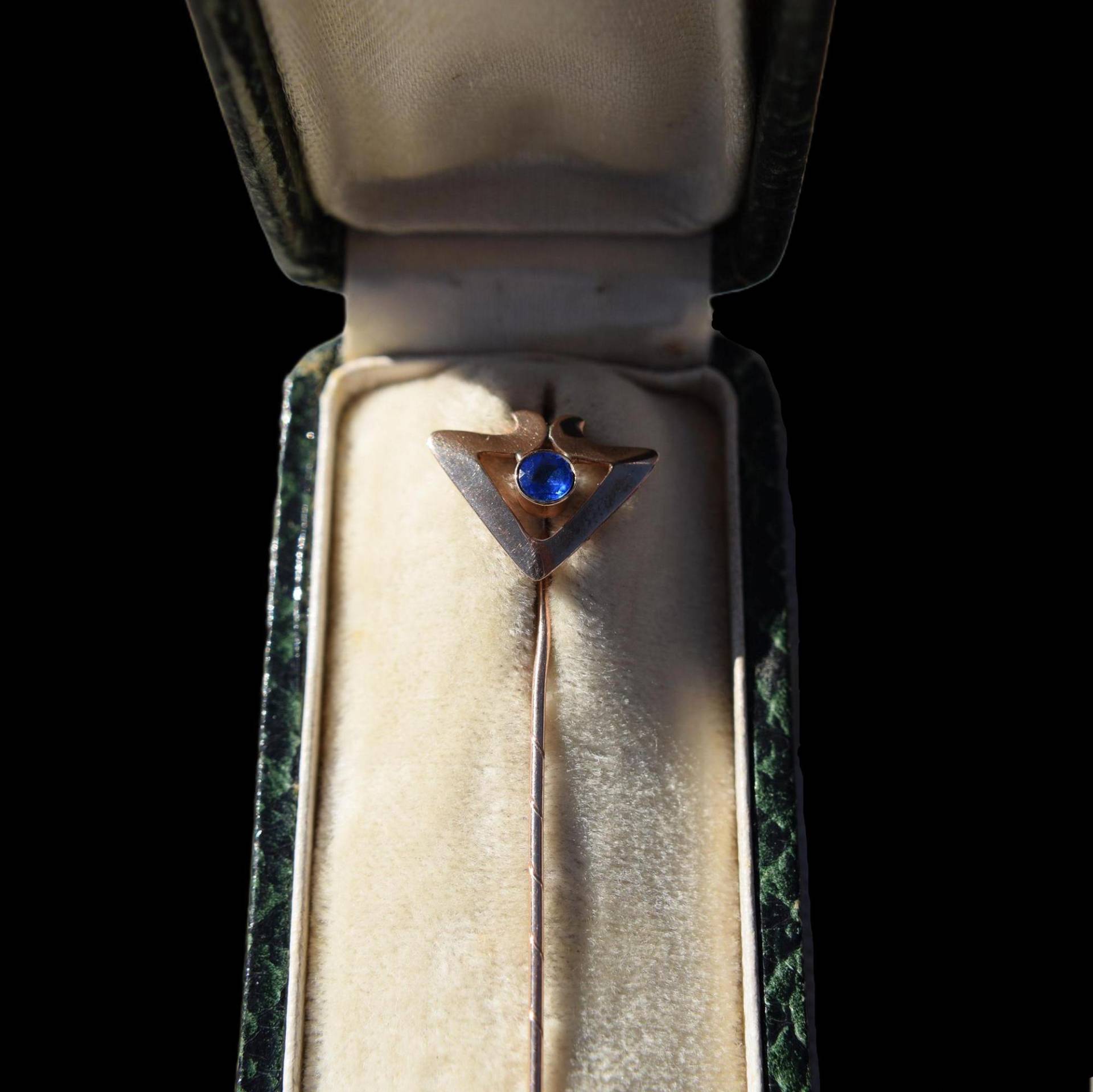 Antique Art Deco 8 Ct Gold & Simulated Topaz Stickpin, Made Around 1920 von LovelyAntiqueStore