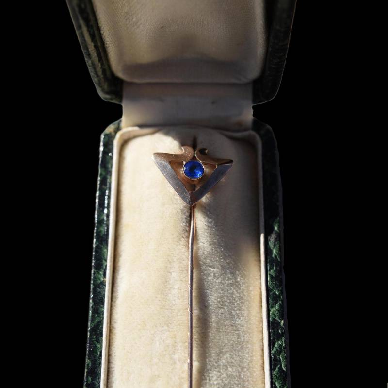 Antique Art Deco 8 Ct Gold & Simulated Topaz Stickpin, Made Around 1920 von LovelyAntiqueStore