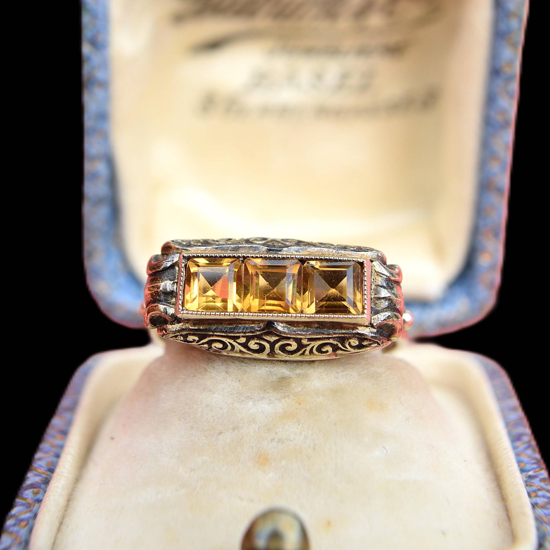 Art Deco 14 Ct Gold Three Stone Citrine Ring, Made Around 1925 in Europe von LovelyAntiqueStore