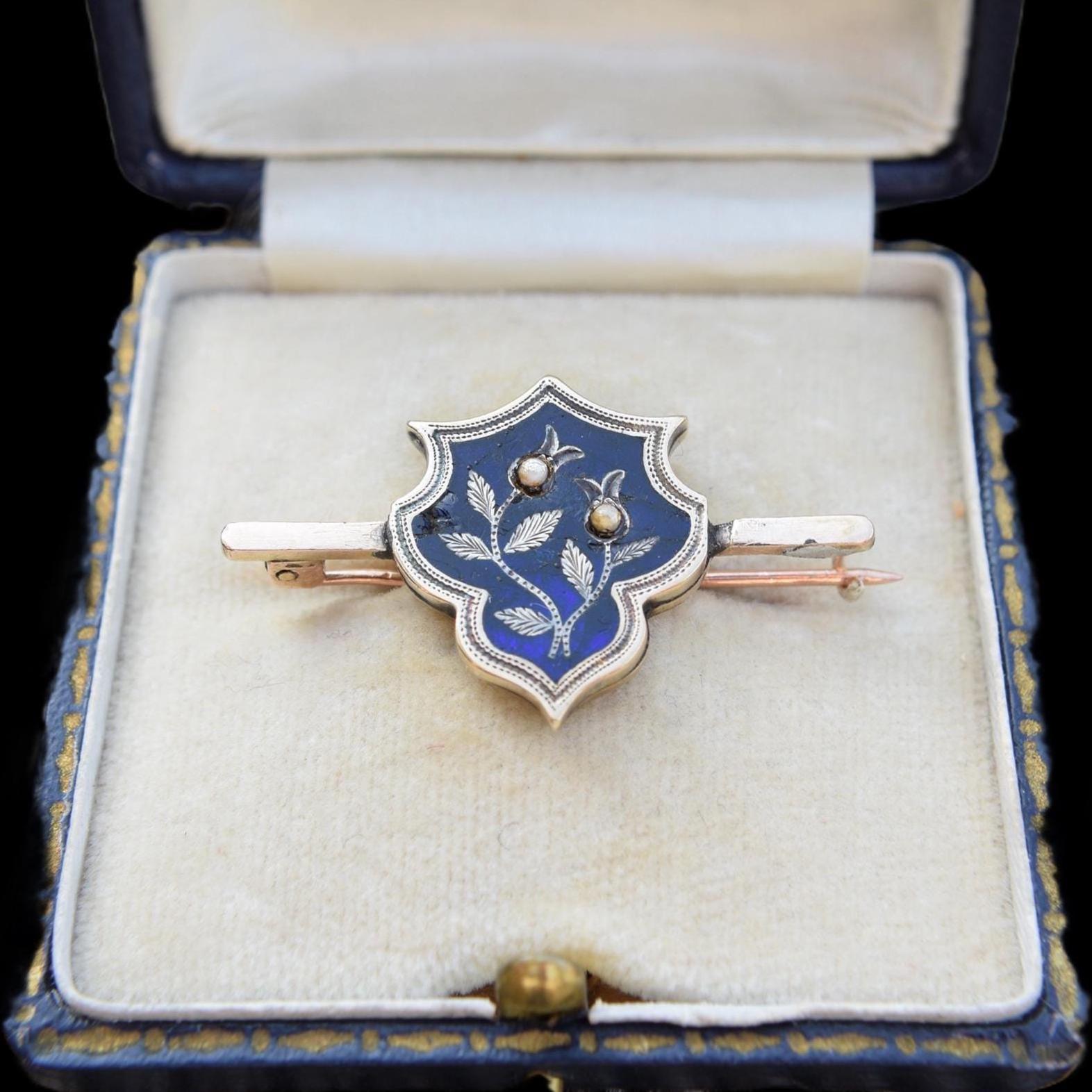 Art Nouveau 14 Ct. Gold Brooch, With Blue Enamel & Seedpearls, Made Around 1900 von LovelyAntiqueStore