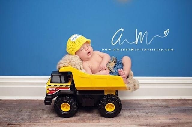 Konstruktion Outfit - Hard Hat Baby-Konstruktion Set Mit Harter Mütze Und Arbeitsstiefel Newborn Photography Prop Halloween Kostüm Namensmütze von LovelyBabyKnits