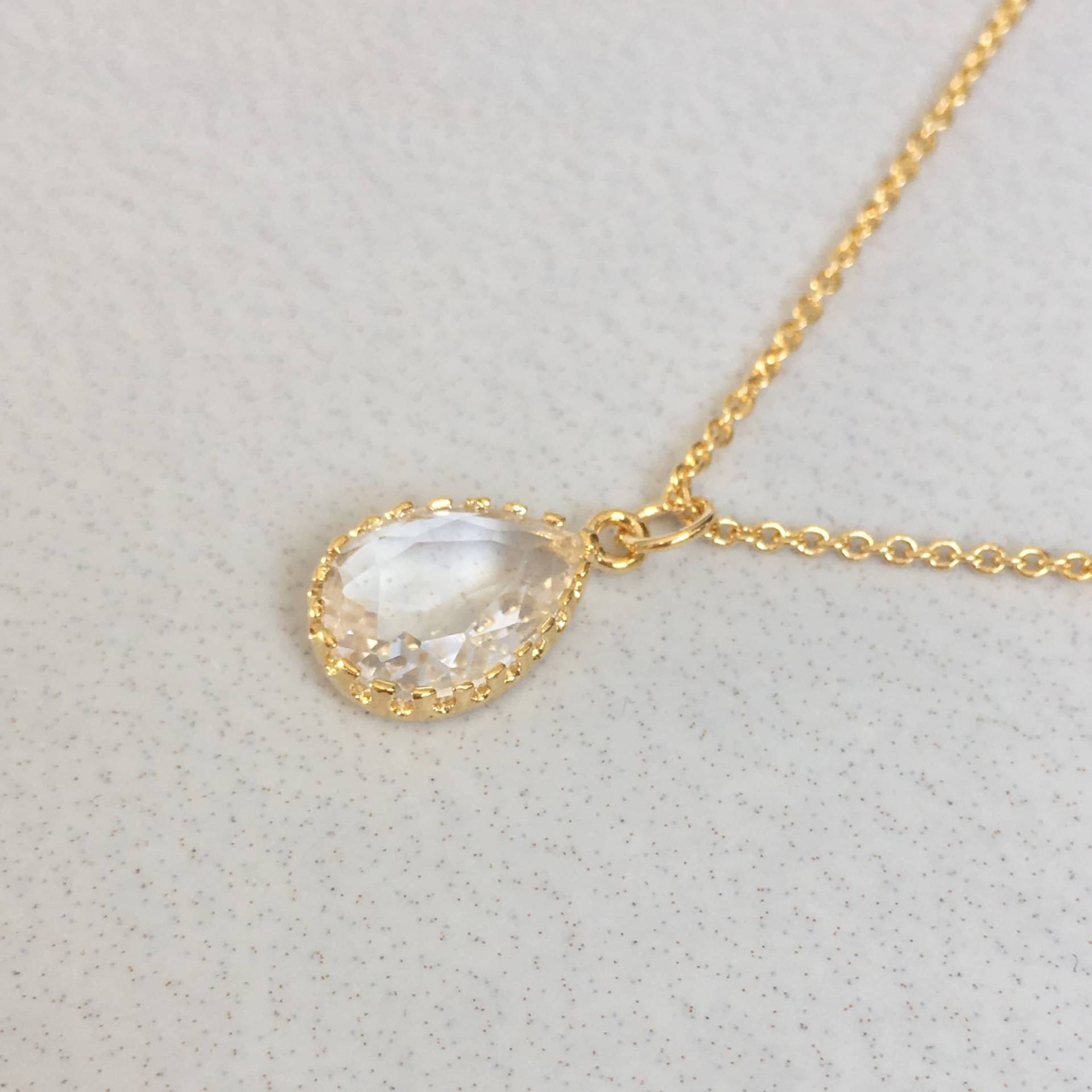 Teardrop Halskette, Gold Kristall Halskette, Tränen Anhänger Halskette, Hochzeitsschmuck, Brautjungfer Geschenk, Geschenke Für Sie, Sku Np150 Teardrop Halskette, Gold Kristall Halskette, Tränen Anhänger Halskette, Hochzeitsschmuck, Brautjungfer Geschenk, Geschenke Für Sie, Sku Np150 von LovelyByGraceShop