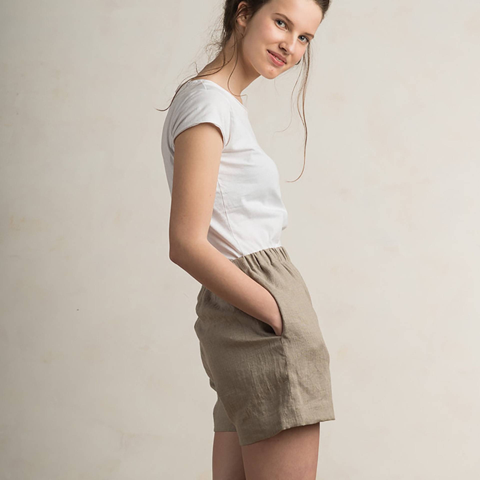 Damen Shorts, Flachs Graue Leinen Graue Shorts Frauen, Frauen Mit Taschen, Natürliche Kleidung Für Von Lovely Home Idee von LovelyHomeIdea