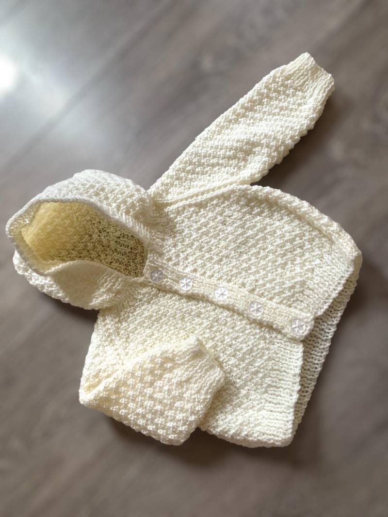 Handgestrickte Baby Strickjacke, Personalisiertes Geschenk | 0-3 Monate von LovelyLittleCardis