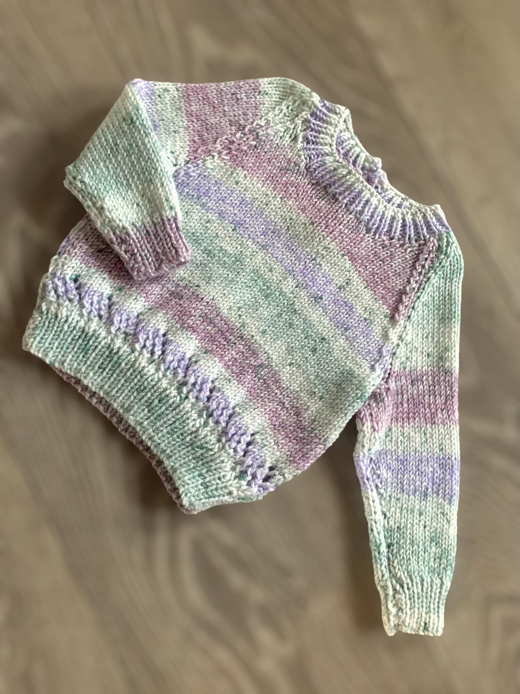 3-6 Monate Personalisierter Baby Pullover Bereit Zum Versand, Handgestickter Namenspullover, Neues Geschenk, Handgemachter Namenspullover 3-6 Monate Personalisierter Baby Pullover Bereit Zum Versand, Handgestickter Namenspullover, Neues Geschenk, Handgemachter Namenspullover von LovelyLittleCardis