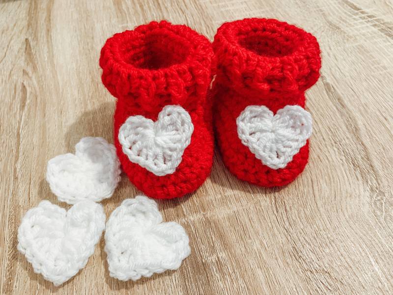 Handgefertigte Baby Booties von LovelyLittleCardis