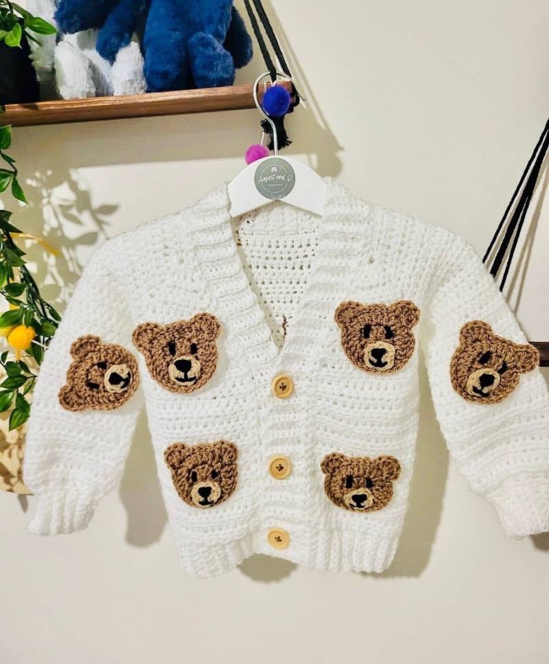 Personalisierte Häkeln Teddybär Strickjacke, Baby-Andenken-Geschenk von LovelyLittleCardis