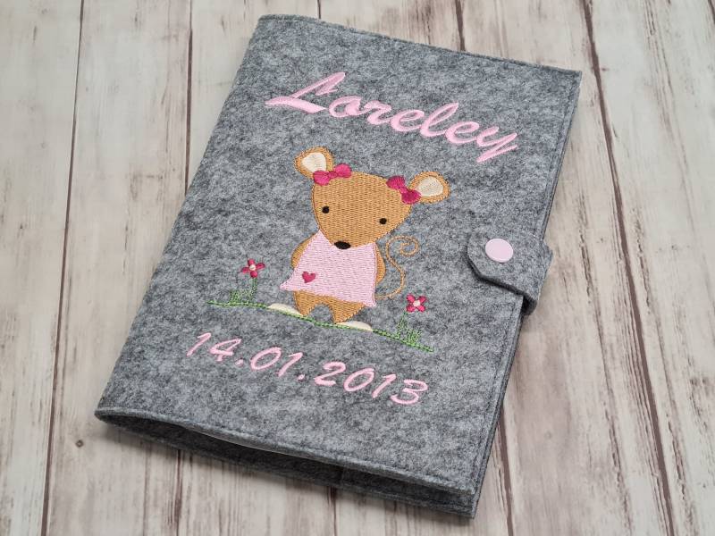 U-Heft Hülle Filz Mit Name Und Datum Maus Mädchen von LovelyLoreleyShop
