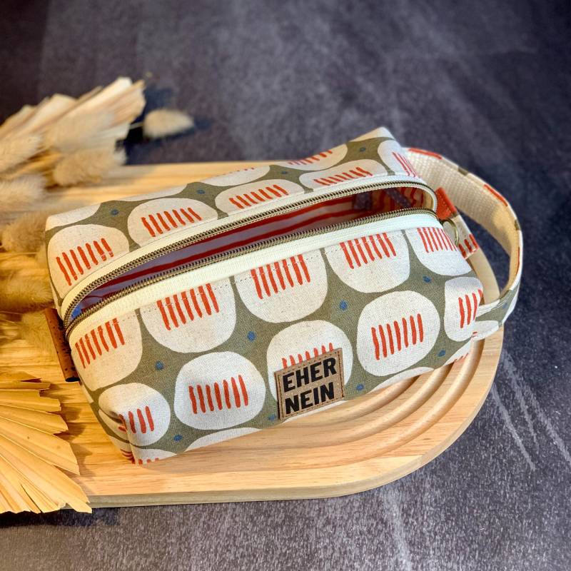 Boxy Pouch/Kulturtasche Kosmetiktasche in Olivgrün Boxy Pouch/Kulturtasche Kosmetiktasche in Olivgrün von LovelySewStory