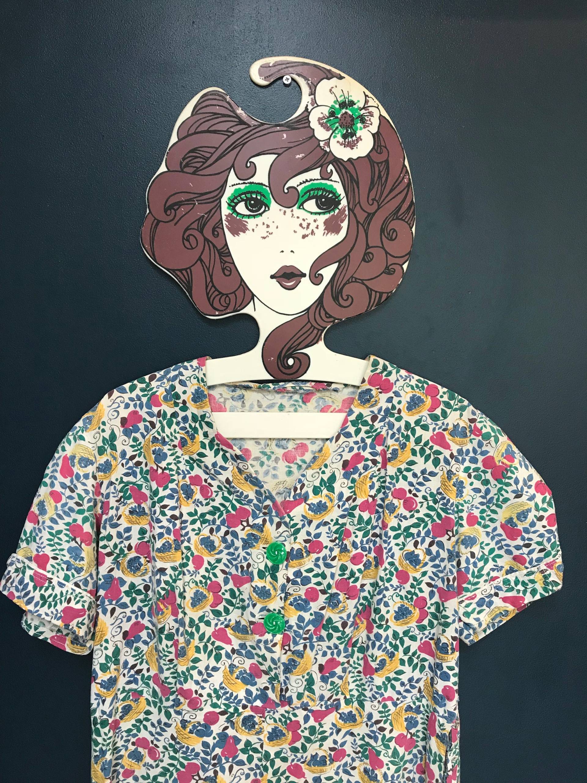 Handgefertigtes Vintage-Teekleid Mit Fruchtdruck Aus Den 1940Er Jahren, Uk 12 von LovelyTingsVintage