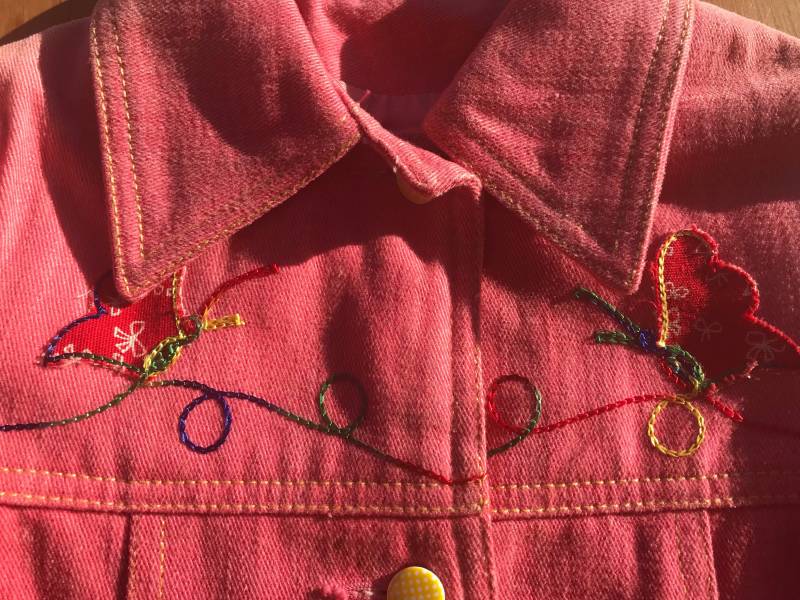 Schicke Schmetterling Bestickt Gefüttert Mantel in Weichem Gebürstetem Stoff, Vintage Mädchen 2 Jahre, Rot Mit Vichy-Karo Gelb Knöpfe von LovelyTingsVintage