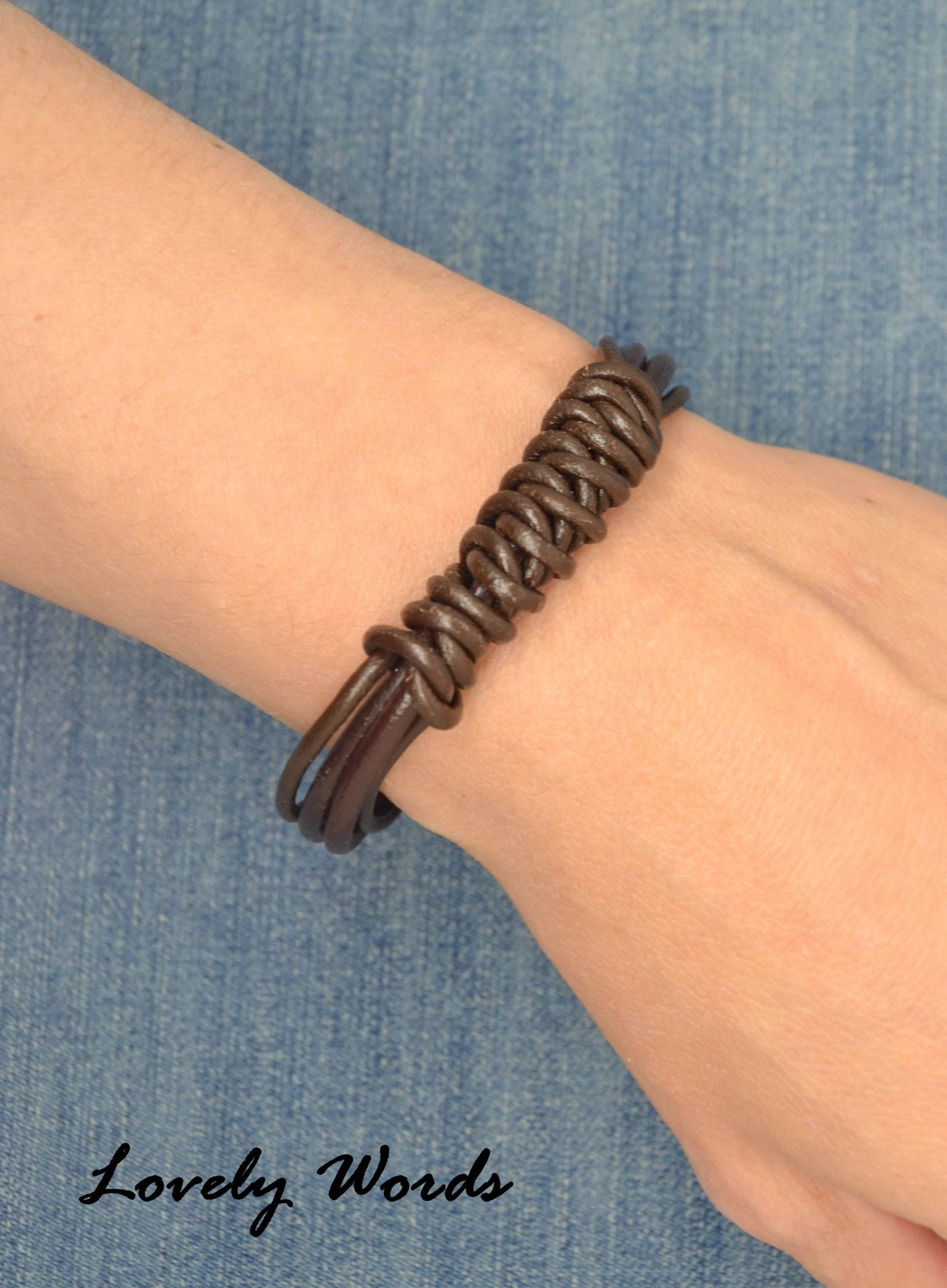 Armband Weiblich Braun Leder Geflecht, Original Verschluss, Silber Metall Armband Weiblich Braun Leder Geflecht, Original Verschluss, Silber Metall von LovelyWordsBoutique