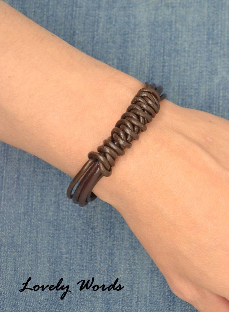 Armband Weiblich Braun Leder Geflecht, Original Verschluss, Silber Metall von LovelyWordsBoutique