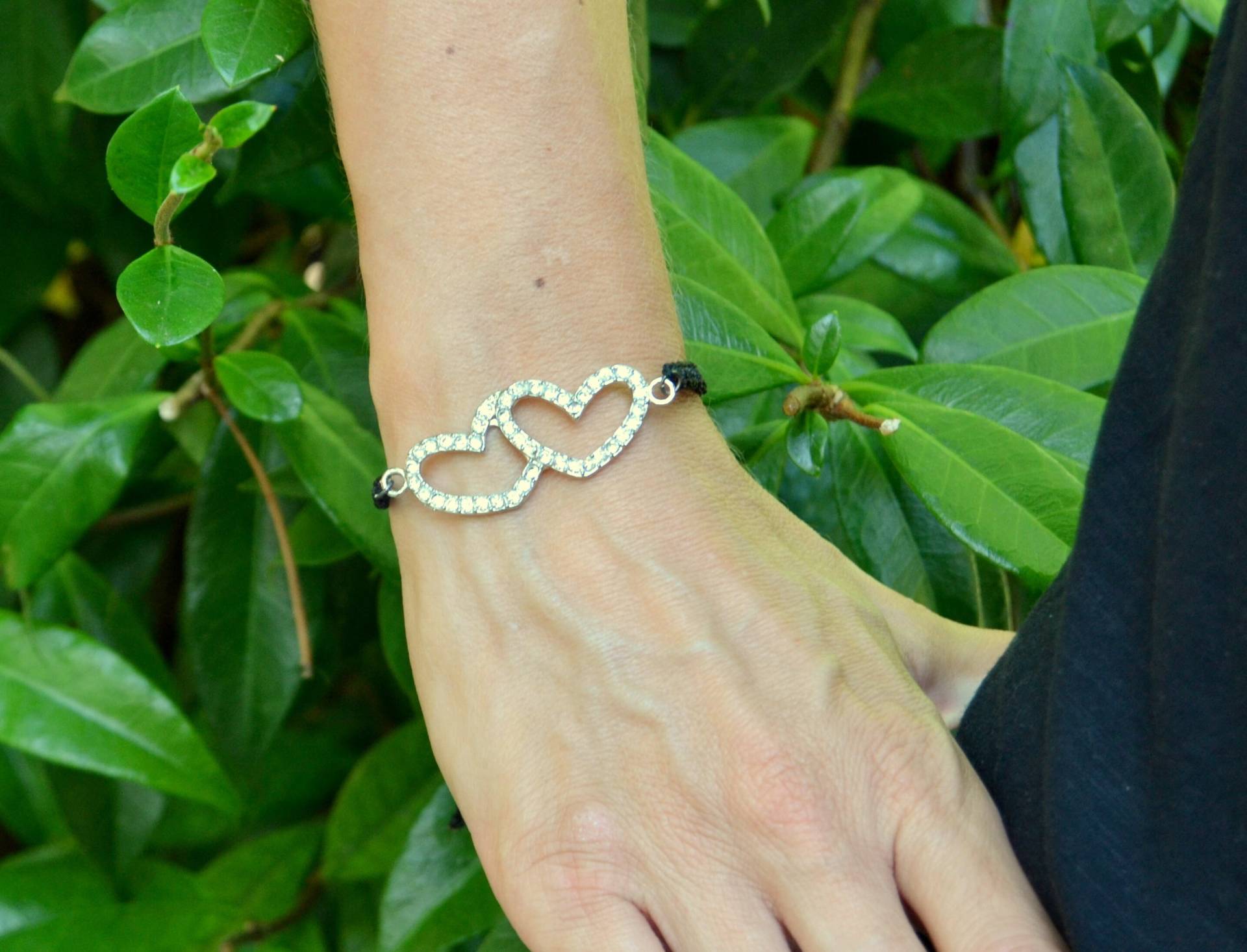 Frau, Geflecht Schwarz Wire Armband, Doppel-Herz, Silber Metall Mit Strass-Steinen Frau, Geflecht Schwarz Wire Armband, Doppel-Herz, Silber Metall Mit Strass-Steinen von LovelyWordsBoutique