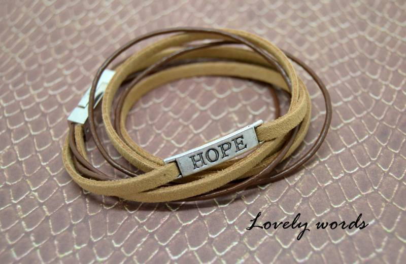 Frau, Leder Und Wildleder Braun, Hoffnung Nachricht Armband von LovelyWordsBoutique