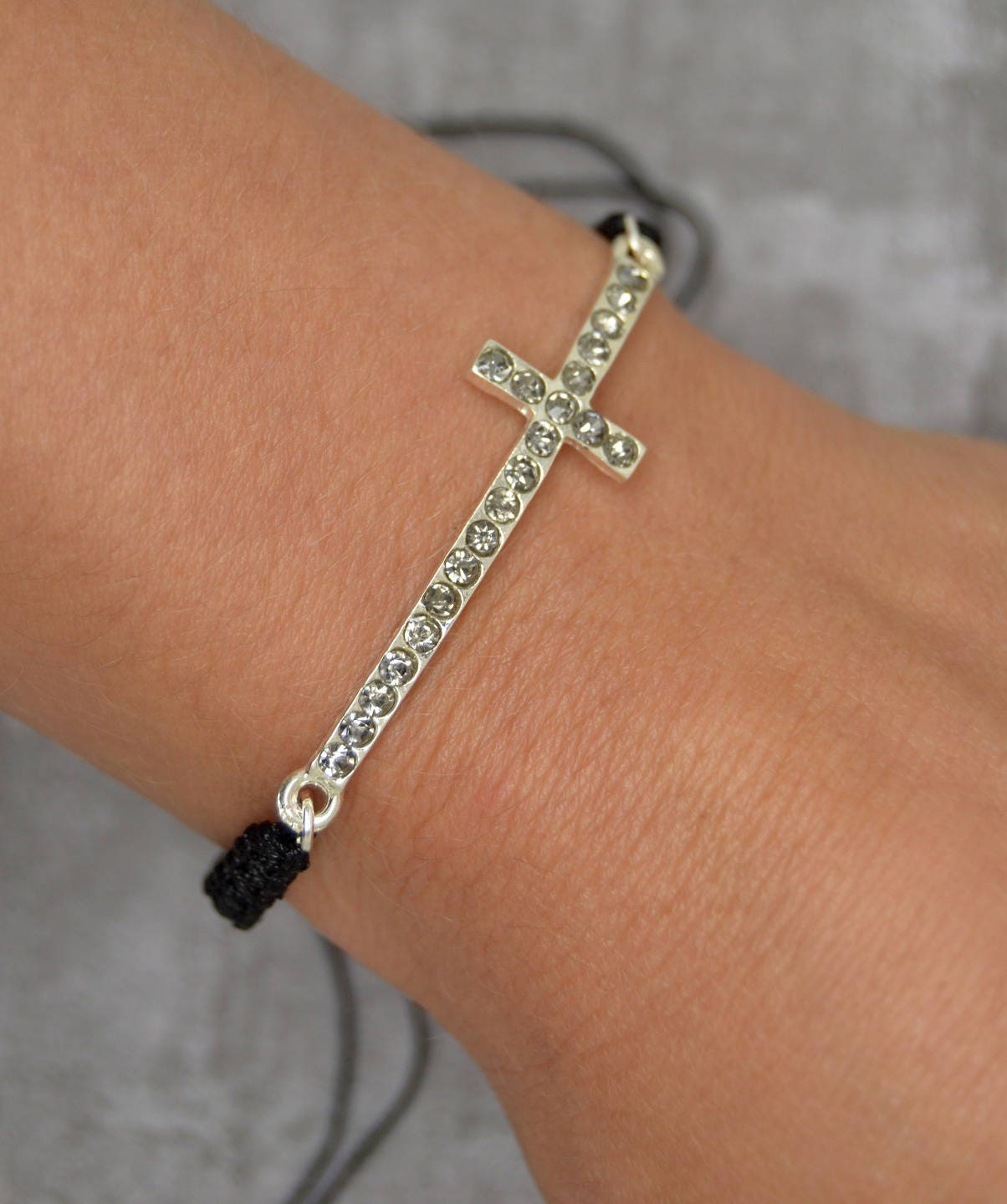 Weiblich, Armband Braid Schwarzen Draht, Silber, Metall-Kreuz Mit Strass, Firmung, Kommunion Weiblich, Armband Braid Schwarzen Draht, Silber, Metall-Kreuz Mit Strass, Firmung, Kommunion von LovelyWordsBoutique