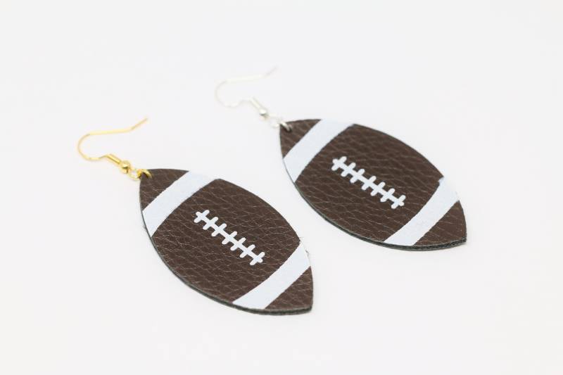 28 X 54 Doppelseitig Faux Kunstleder-Fußball-Ohrring-Paar von Lovelybeadllc
