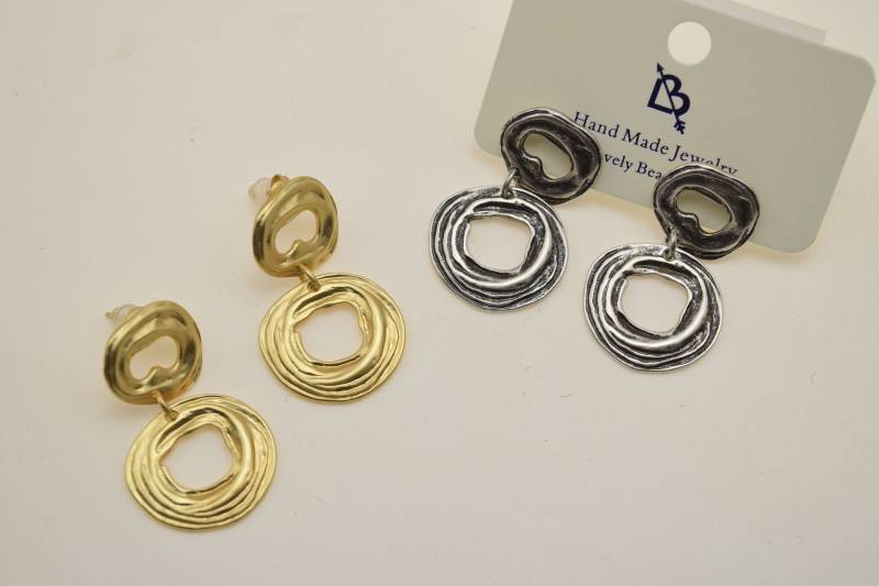 Hochwertige Handarbeit Matt Gewellte Hohlen Reifen Ohrring-Paar von Lovelybeadllc