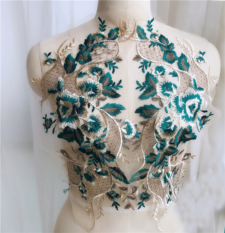 Grün Luxuriöse Solid Gold Linie Blume Stickerei Spitze Applikation Patch, Braut Applikation, Abendkleid Gestickte Applikationen 19cmx43cm Grün Luxuriöse Solid Gold Linie Blume Stickerei Spitze Applikation Patch, Braut Applikation, Abendkleid Gestickte Applikationen 19cmx43cm von LovelylaceStore