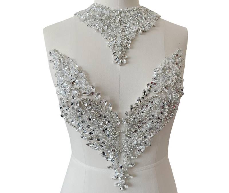 Luxuriöser Handgemachter Strass Perlen Patch, Mehrere Farben Hochzeitskleid Helle Diamanten Vorne Brust Spitze Applikation, Abendkleid Zubehör Luxuriöser Handgemachter Strass Perlen Patch, Mehrere Farben Hochzeitskleid Helle Diamanten Vorne Brust Spitze Applikation, Abendkleid Zubehör von LovelylaceStore