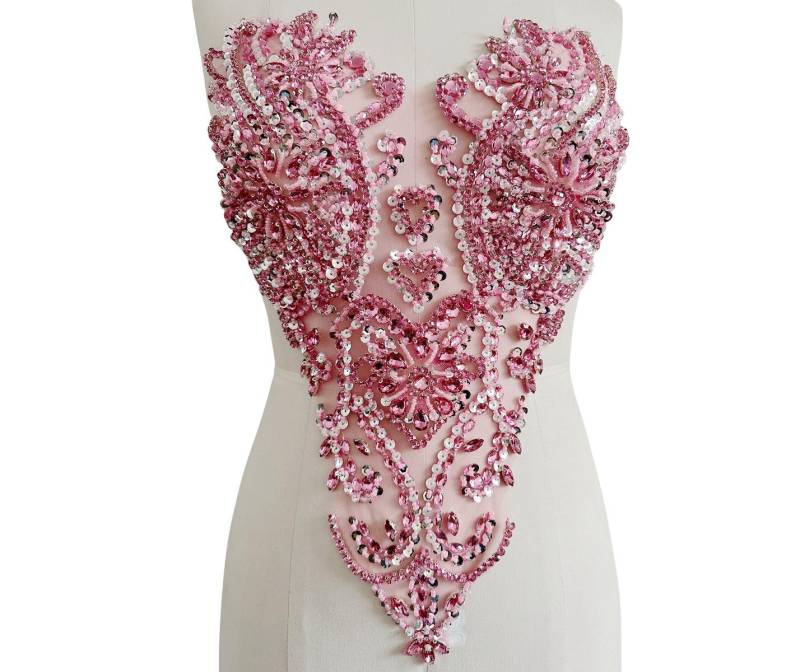 Luxuriöser Rhinestone-Perlenbesatz, Handgemachtes Hochzeitskleid-Heller Diamant-Große Größen-Vorder-Brust-Spitze Applikation Luxuriöser Rhinestone-Perlenbesatz, Handgemachtes Hochzeitskleid-Heller Diamant-Große Größen-Vorder-Brust-Spitze Applikation von LovelylaceStore