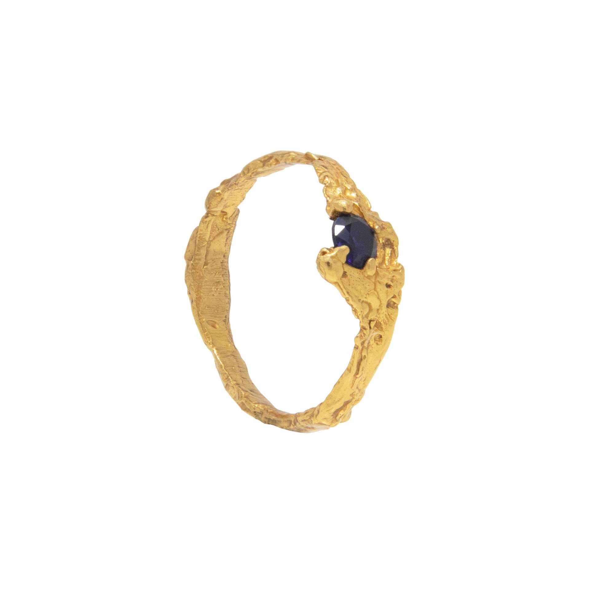 Ati Sapphire Ring - Gold - Loveness Lee - Rings Ati Sapphire Ring - Gold - Loveness Lee - Rings von Loveness Lee
