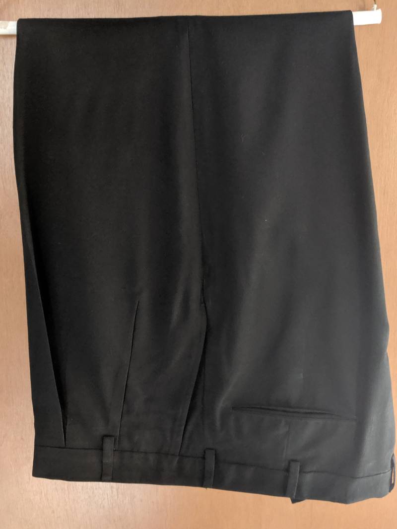 Schwarz Custom Pleated Und Manschette Kleid Hose Größe 40 X 30 von LoveshackByAngel