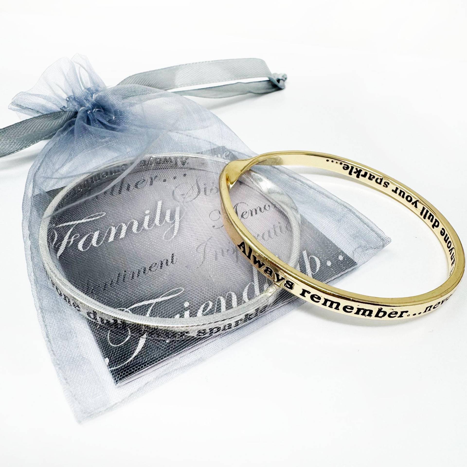 Versilberter Armreif Inspirierendes Zitat Armband Versilberter Armreif Inspirierendes Zitat Armband von Lovethelinks