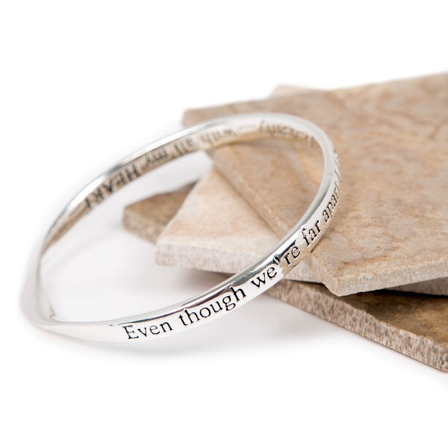 Versilberter Armreif Fernfreundschaft Geschenk Versilberter Armreif Fernfreundschaft Geschenk von Lovethelinks