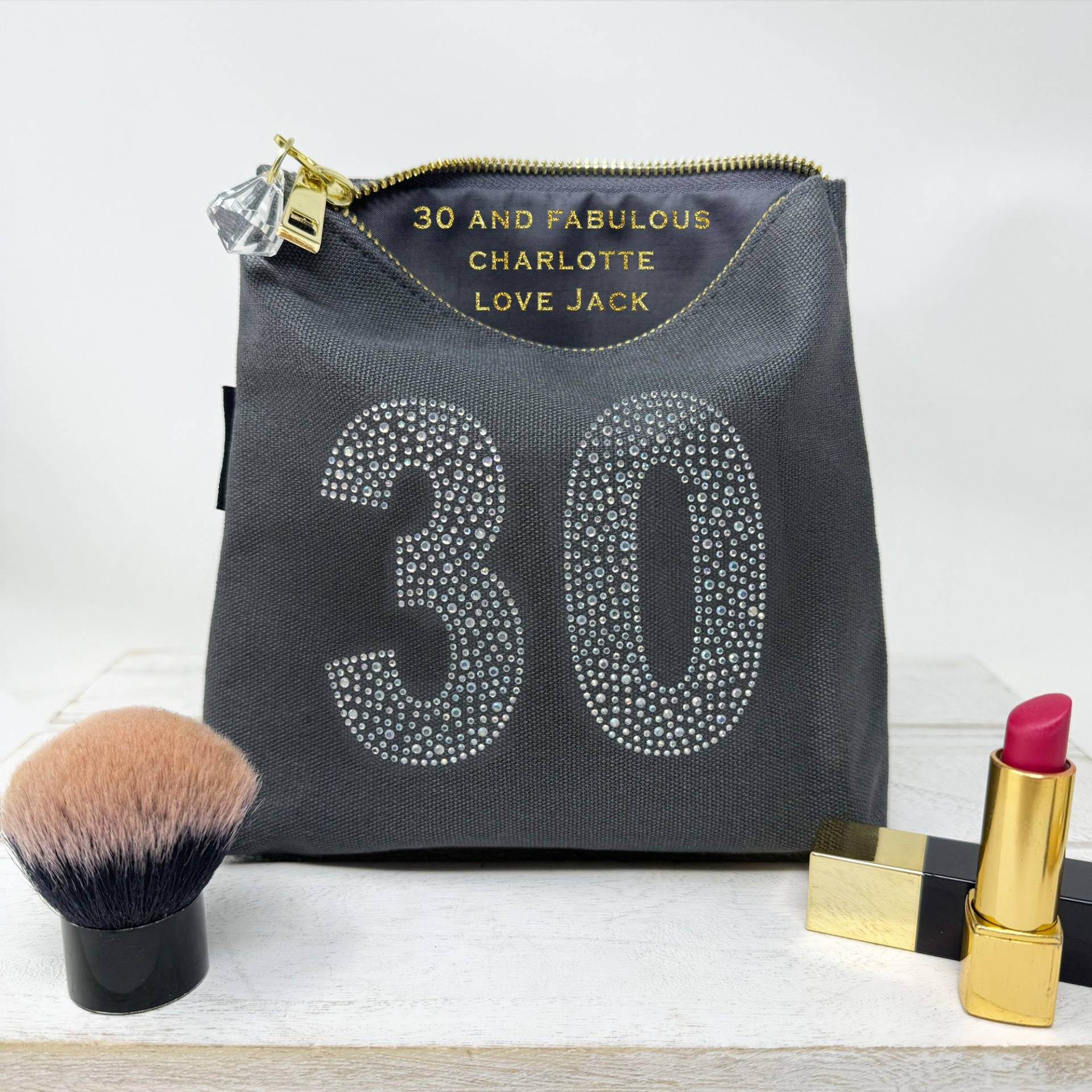 Personalisierte 30. Geburtstag Make-Up Tasche Graues Funkelndes Baumwollgeschenk Personalisierte 30. Geburtstag Make-Up Tasche Graues Funkelndes Baumwollgeschenk von Lovethelinks
