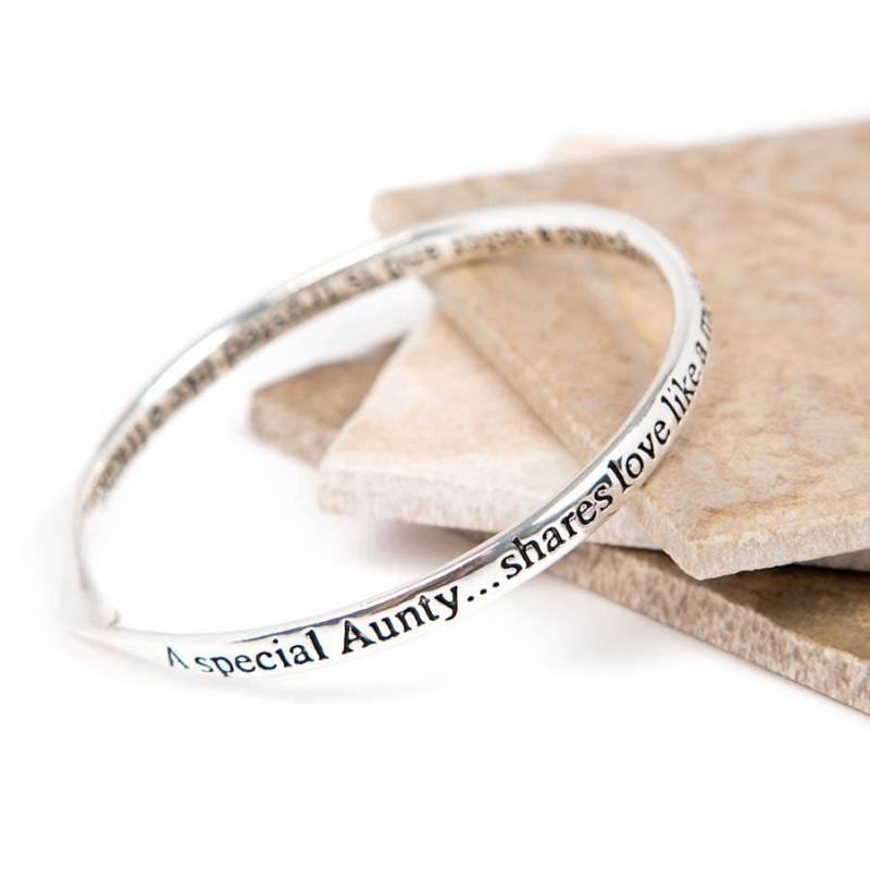 Inspirierender Armreif Für Tante Versilberter Personalisierter Schmuck Inspirierender Armreif Für Tante Versilberter Personalisierter Schmuck von Lovethelinks