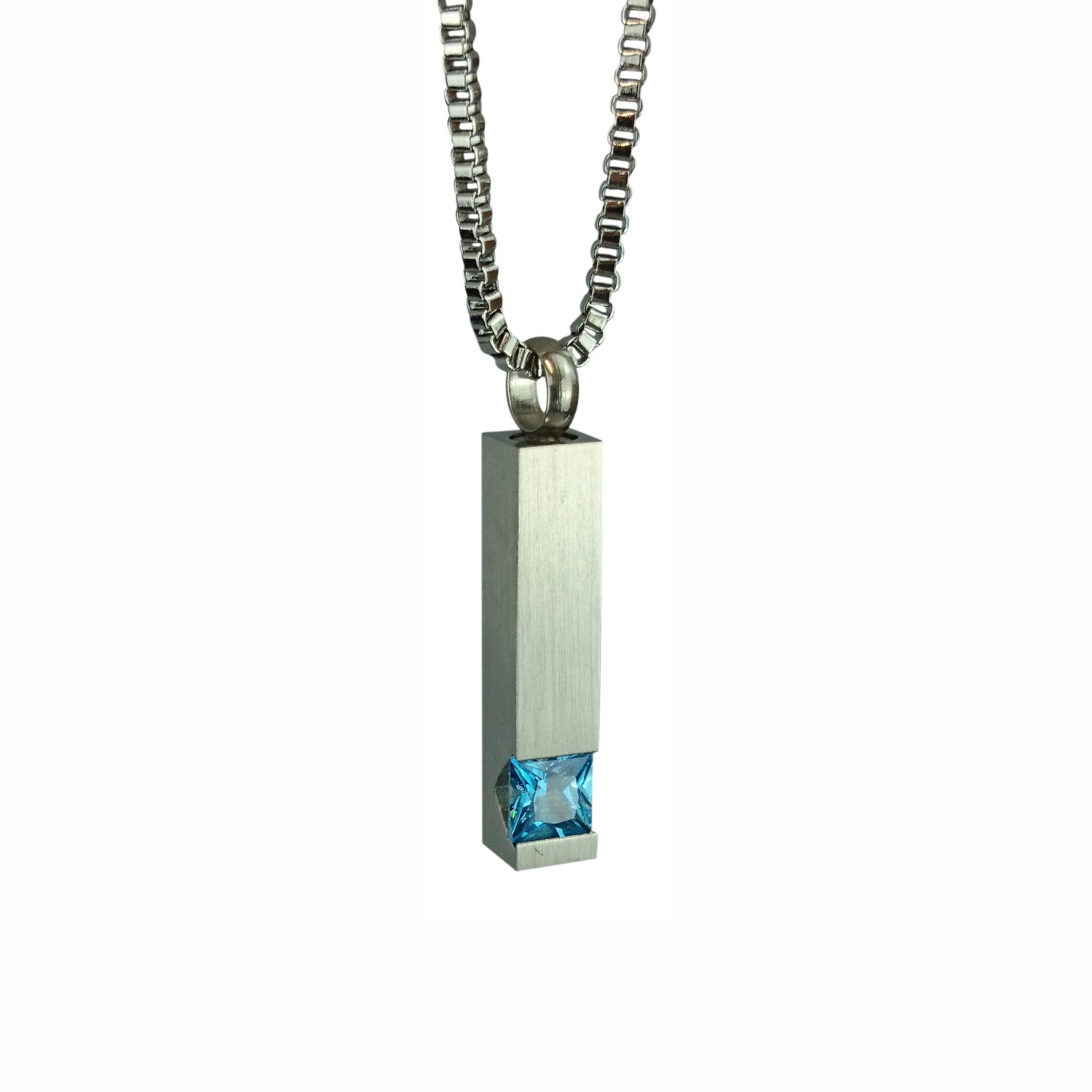 Quantum Blue Kristall Urne Anhänger - Gedenkasche Andenken Schmuck Personalisierte Gravur Quantum Blue Kristall Urne Anhänger - Gedenkasche Andenken Schmuck Personalisierte Gravur von LovetoTreasure