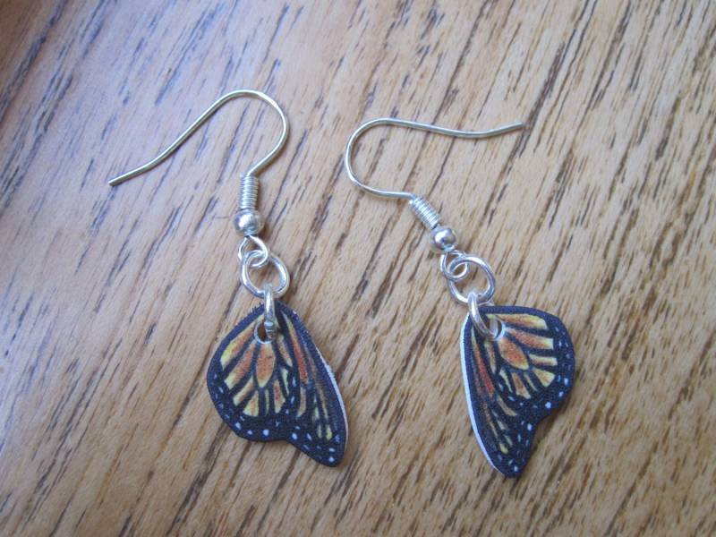 Fritillar Schmetterling, Schmetterlingsflügel, Schmetterling Tropfen Ohrringe, Abstrakte Silber Ohrringe von LovinglyMadebyMand