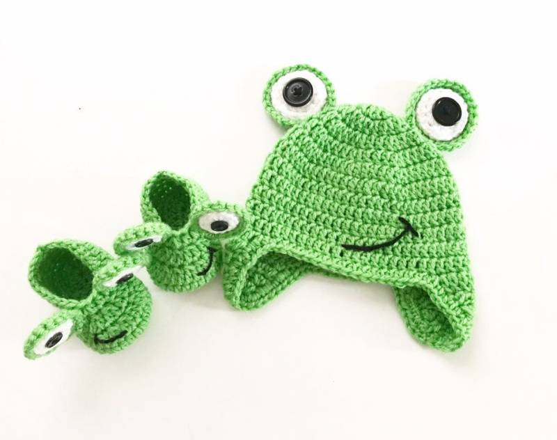 Gehäkelte Frosch Mütze Und Schuhe Set, Baby Frosch, Foto Requisite, Geschenk von LovinglyNie