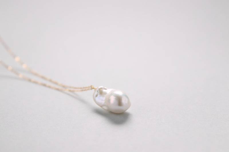 Halskette Mit Barockperlen, Barocke Perlen, Silber, Baroque Pearl, Minimalistisch Geschenk, Brautschmuck, Unikatschmuck, Unique-A von LoviqueAtelier