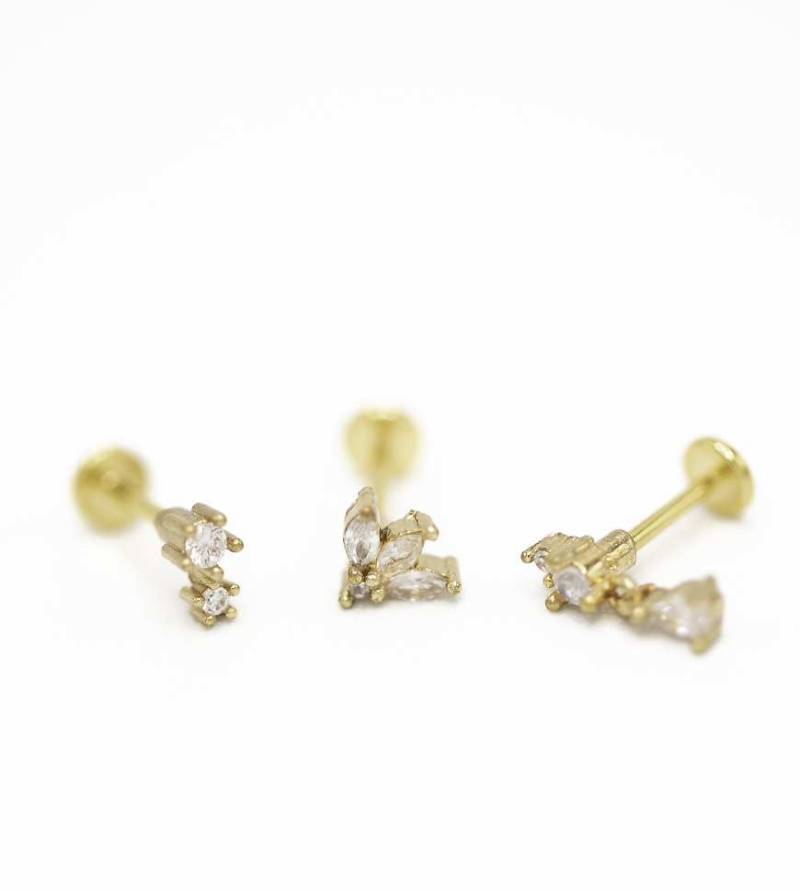 Lovisa Gold - Set goldfarbene Piercings aus vergoldetem Chirurgenstahl mit Zirkoniabesatz, dreieckiger Form und runder flacher Rückseite von Lovisa