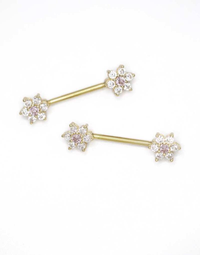 Lovisa - Vergoldete Brustpiercings aus chirurgischem Stahl mit Zirkonia-Blüten - 2-er-Set-Goldfarben von Lovisa