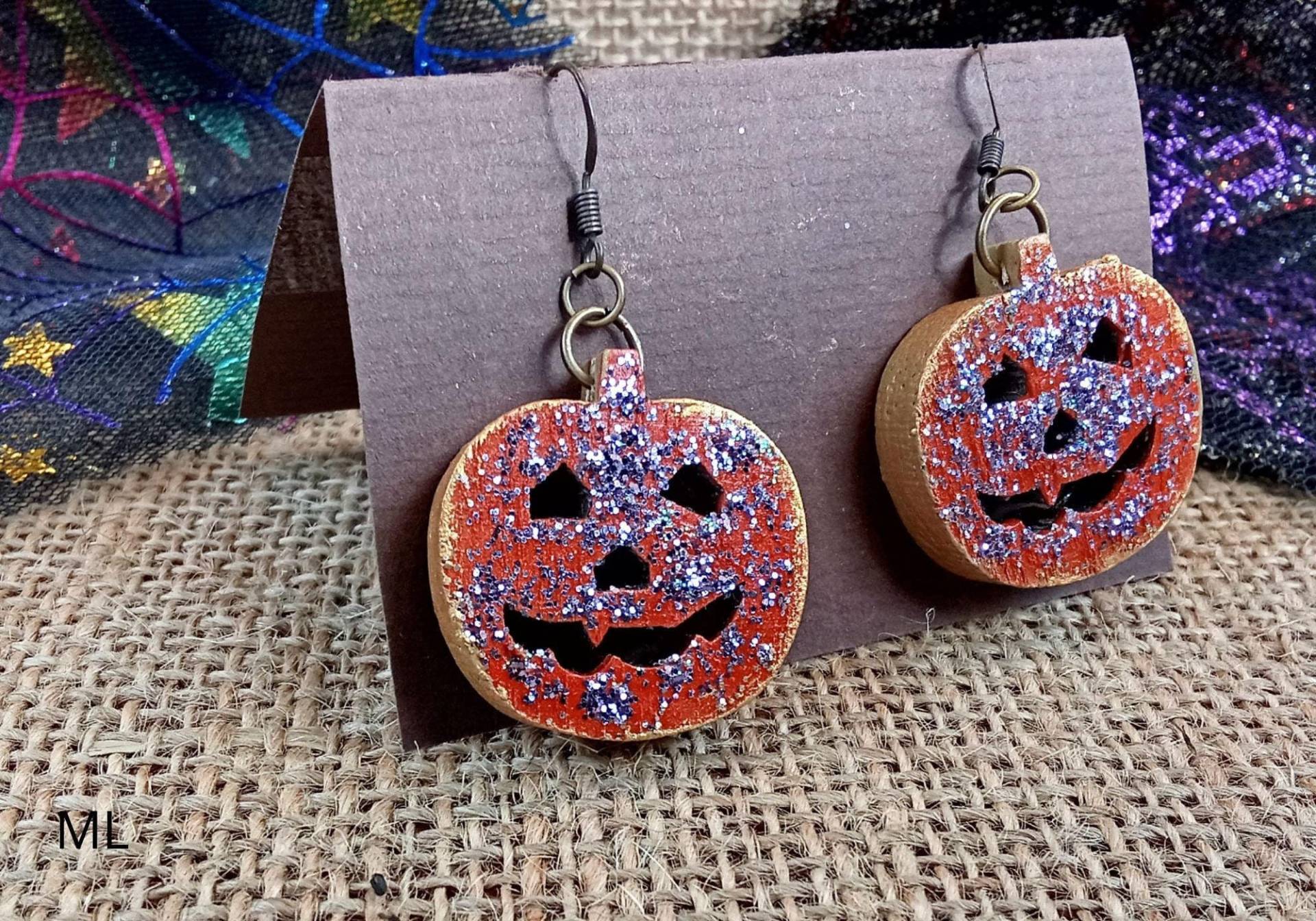 Glückliche Kürbis Hölzerne Glitter Orange Bronze Ohrringe Glückliche Kürbis Hölzerne Glitter Orange Bronze Ohrringe von Lovjewels