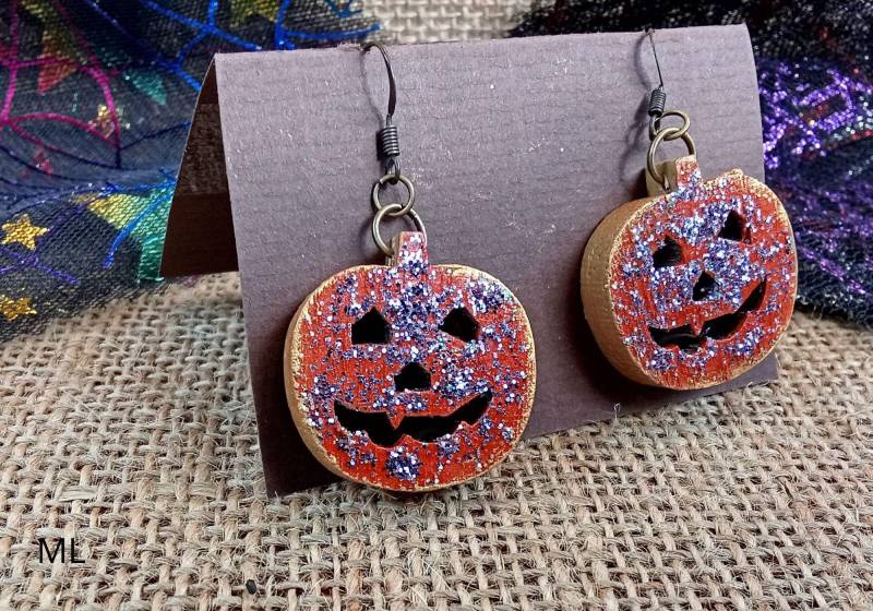 Glückliche Kürbis Hölzerne Glitter Orange Bronze Ohrringe Glückliche Kürbis Hölzerne Glitter Orange Bronze Ohrringe von Lovjewels