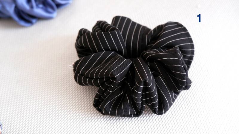 Chic & Stylisch Handgefertigter Scrunchie Mit 10cm Durchmesser - Ein Statement-Accessoire Chic & Stylisch Handgefertigter Scrunchie Mit 10cm Durchmesser - Ein Statement-Accessoire von LovlyBox