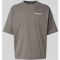 Low Lights Studios Oversized T-Shirt mit Label-Stitching Modell 'Charcoa' in Stein, Größe XS von Low Lights Studios