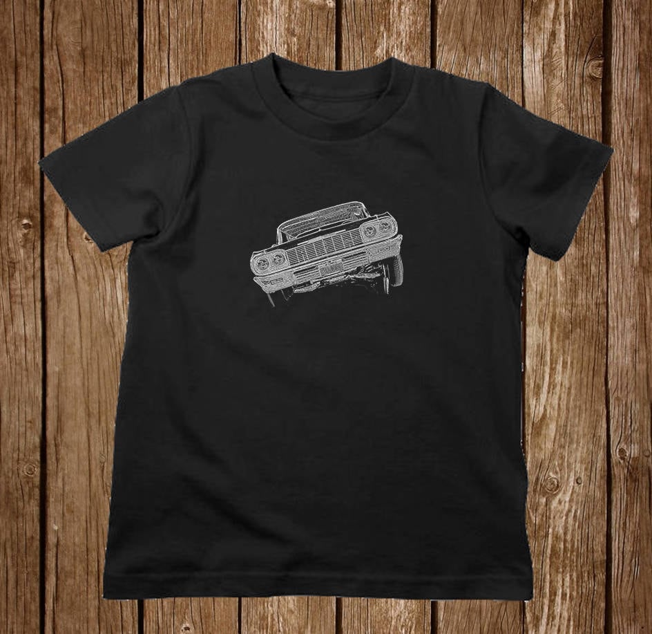 Lowrider Kleinkind - 64 Impala 3 Rad 13 "T-Shirt Kinder Jungen Mädchen Auto Shirt Lowrider Kleinkind - 64 Impala 3 Rad 13 "T-Shirt Kinder Jungen Mädchen Auto Shirt von LowLowWear