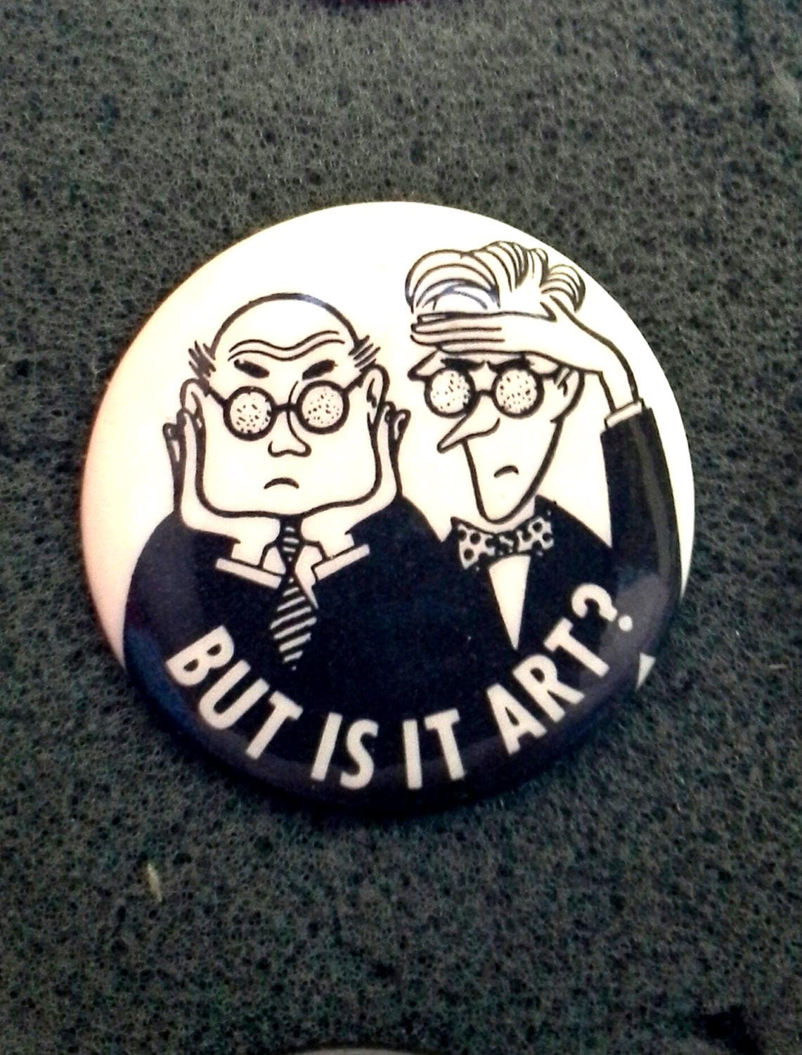 Retro "Aber Ist Es Kunst?" 1, 25 Zoll Knopf - in Einem Tadellosen Zustand von LowSparkVintage