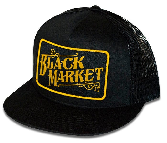 Black Market Art Company Gold Patch Snap Back Trucker-Hut | Baseballmütze, Trucker Cap, Mütze Mit Aufgenähten Patches, Snapback Style von LowbrowArtCompany