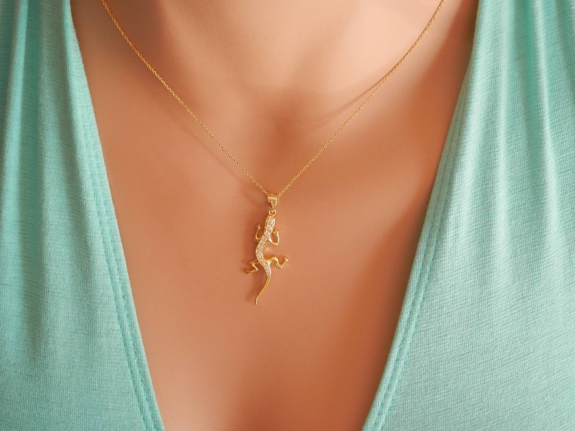 Gold Eidechse Halskette Sterling Silber Gecko Anhänger Mit Cz Gold Eidechse Halskette Sterling Silber Gecko Anhänger Mit Cz von LowyLuxuryJewels