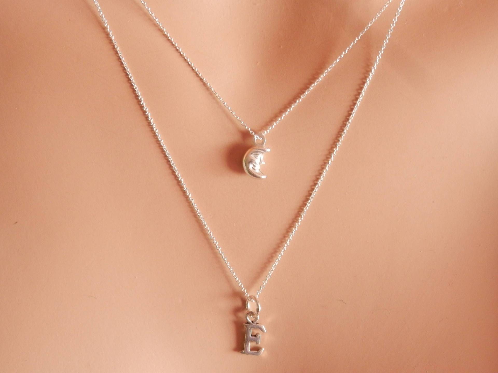 sterling Silber Mond Halskette Minimalist Charm Anhänger sterling Silber Mond Halskette Minimalist Charm Anhänger von LowyLuxuryJewels