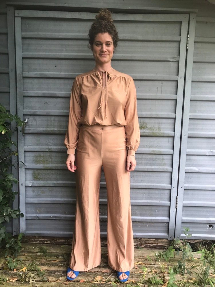 1970S Bronzefarbenes 2-Teiliges Set Mit Top Und Schlaghosen von LoyalVintage