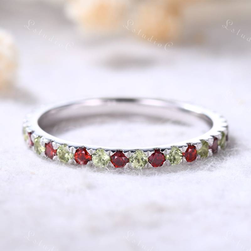 2 Mm Peridot Granat Ehering Weißgold Voll Eternity Rot Grün Edelstein Ring August Birthstone Stapelbarer Für Frauen von LstudioC