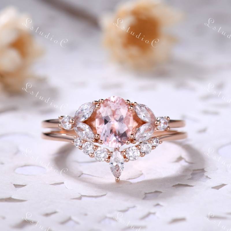 Oval Morganit Verlobungsring Set Rosegold Pink Ehering Vintage Ring Zierliche Moissanit Braut 2stk von LstudioC